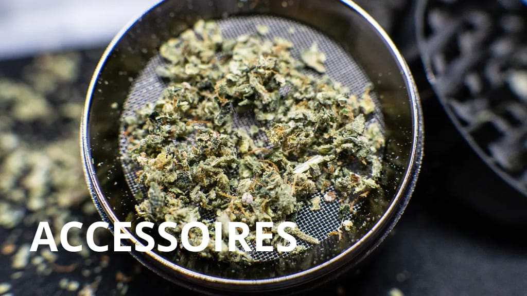 grinder avec des fleurs broyées